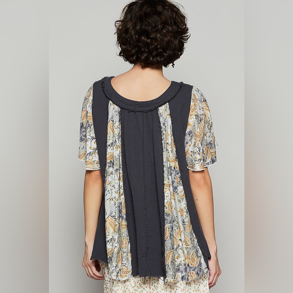 POL Dark Gray and Floral Panel Short Sleeve Peasant Blouse - Picture 5 of 10